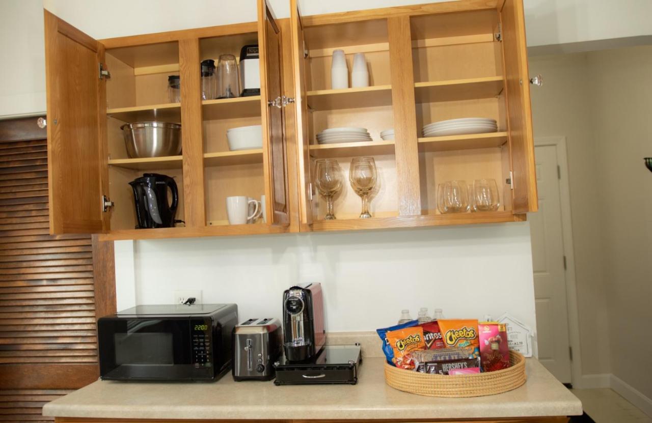 Cozy Getaway Apartment เอเวอเรตต์ ภายนอก รูปภาพ