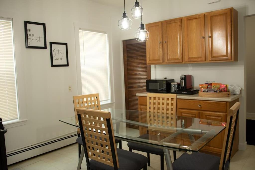 Cozy Getaway Apartment เอเวอเรตต์ ภายนอก รูปภาพ